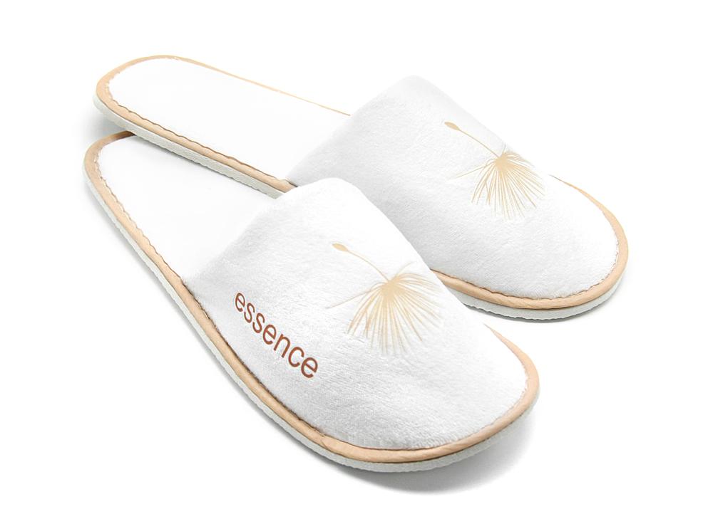 Hotel Frottee-Velours Slipper mit ESSENCE-Logo, geschlossen